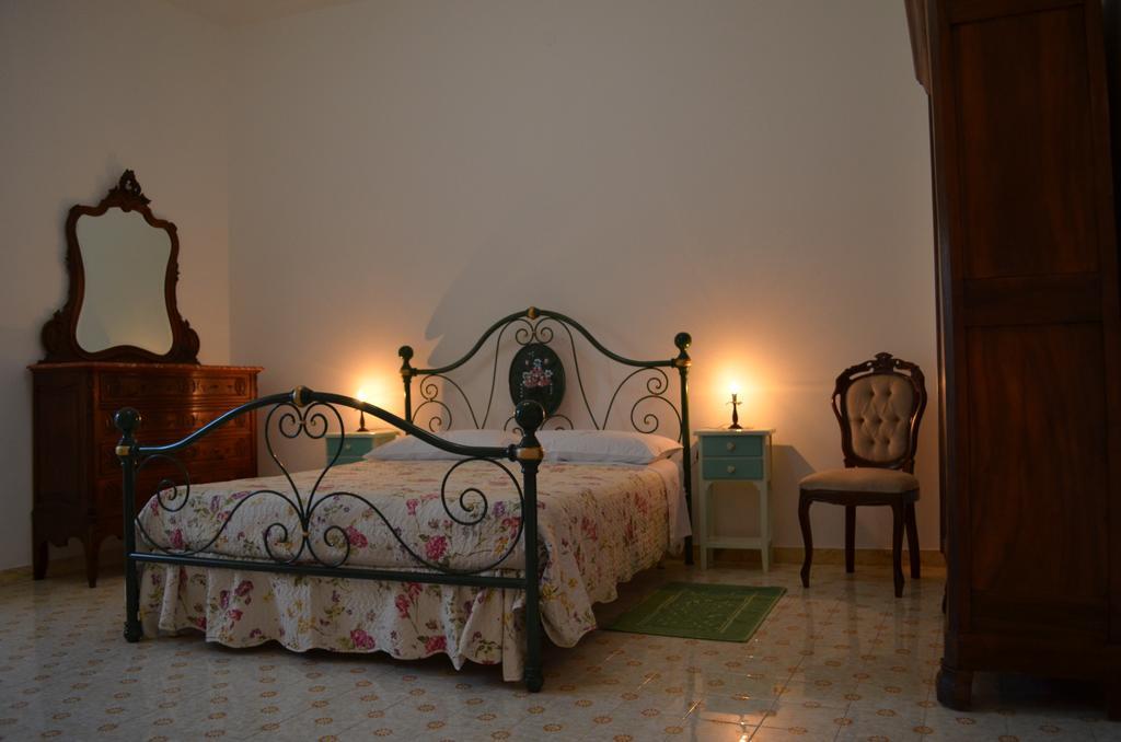 Notte Di Luna Room & Breakfast Oristano Oda fotoğraf